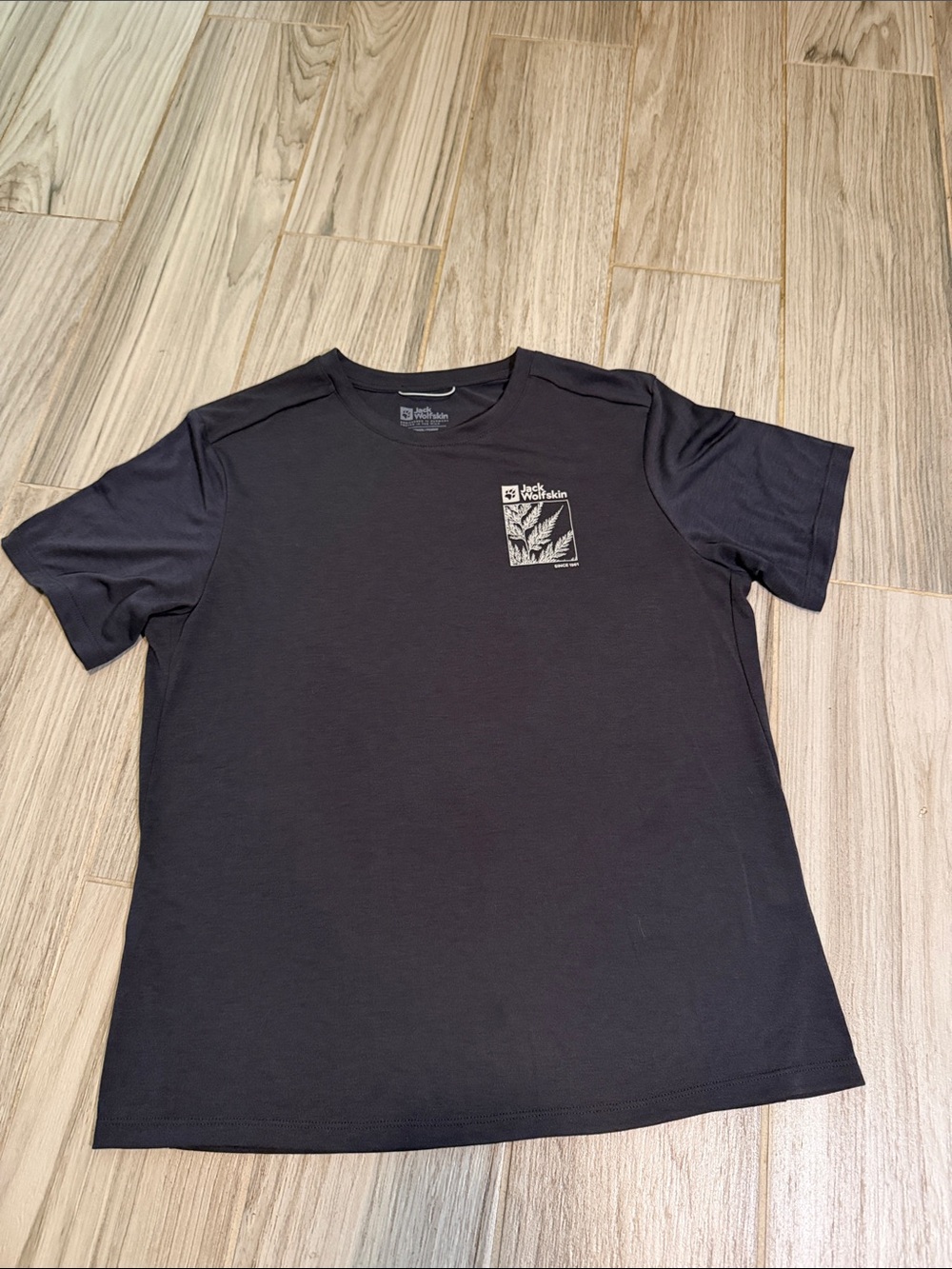 Jack Wolfskin Black Short-Sleeve Graphic Tee